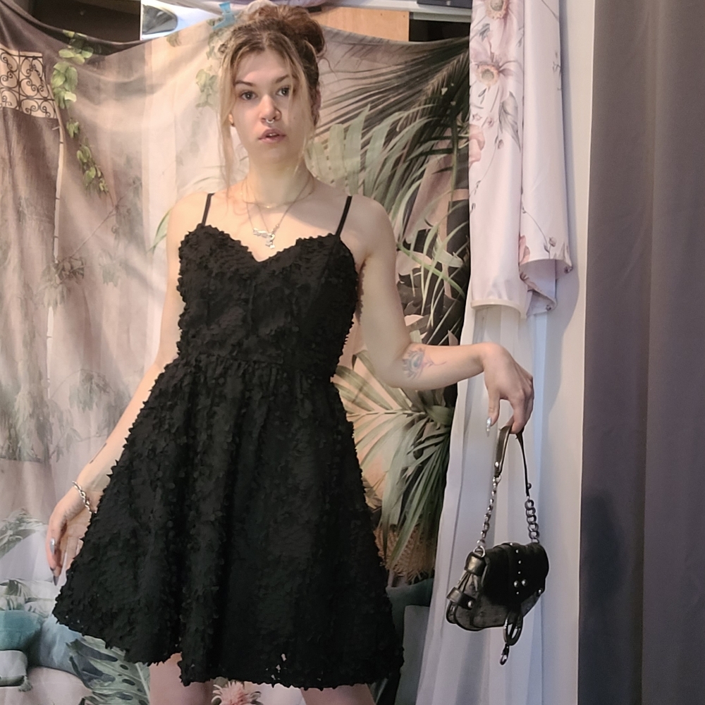3D Floral Bustier Dress - Picture 2 of 4